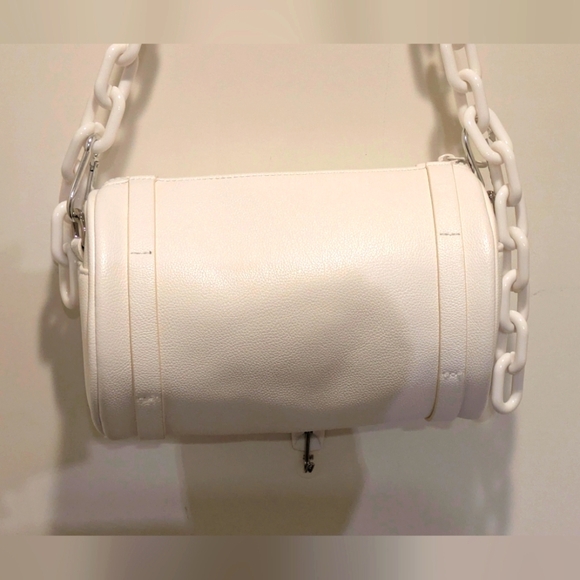 Incredible Jaded London x Gallucks Leather Barrel Bag with Adjustable Strap - Picture 7 of 8